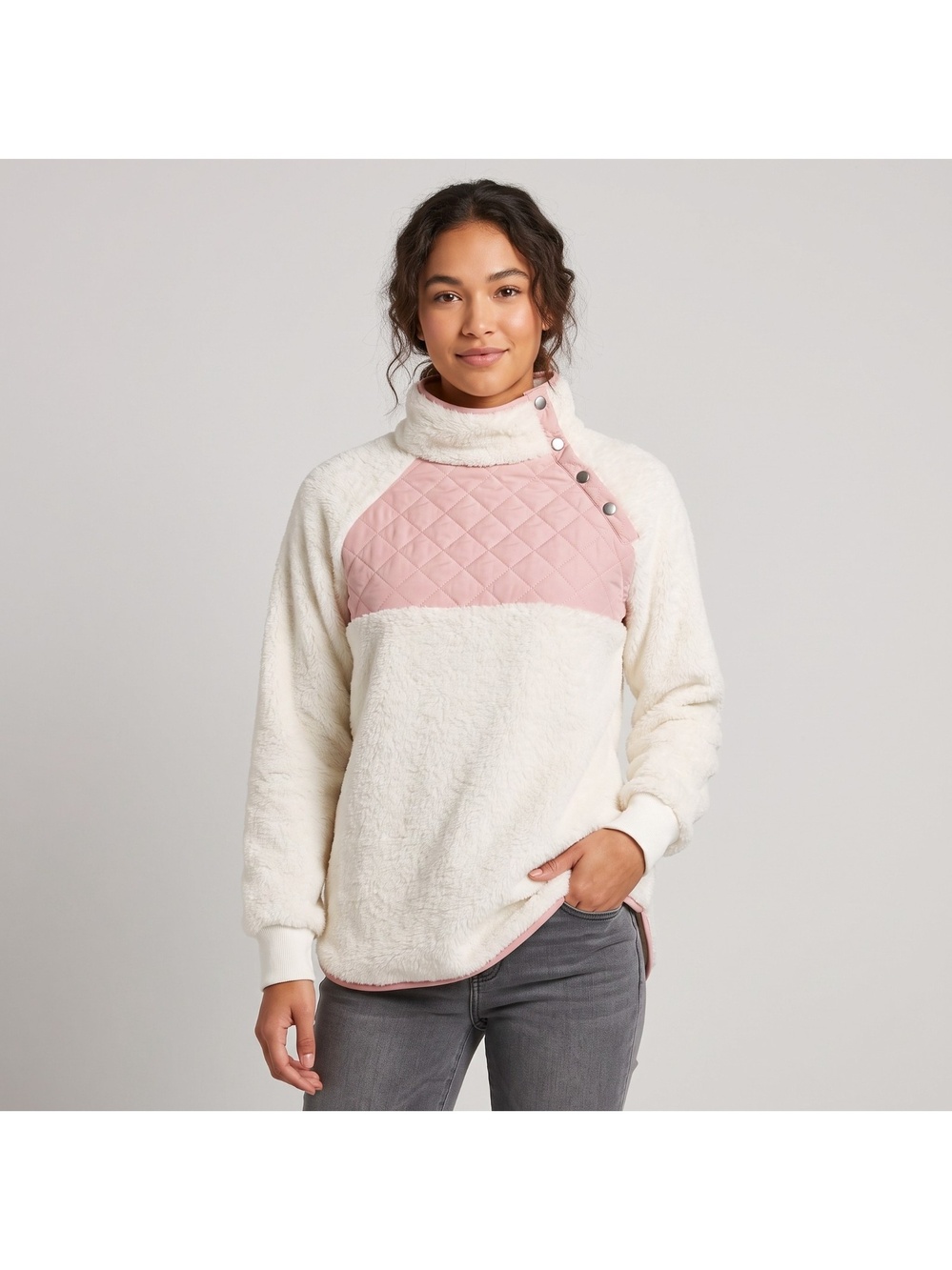 Goodnight Macaroon Women's 'Vincy' Sherpa Quilted Fluffy Sweater in size M NWT